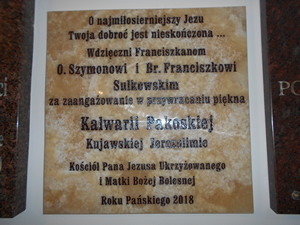 Pamiątkowa tablica w kościele kalwaryjskim